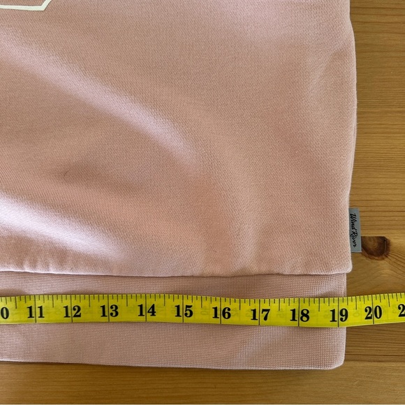 Wind River Women’s Pink Crewneck Sweatshirt – Mountain & Bear Graphic, Size M - Picture 7 of 8